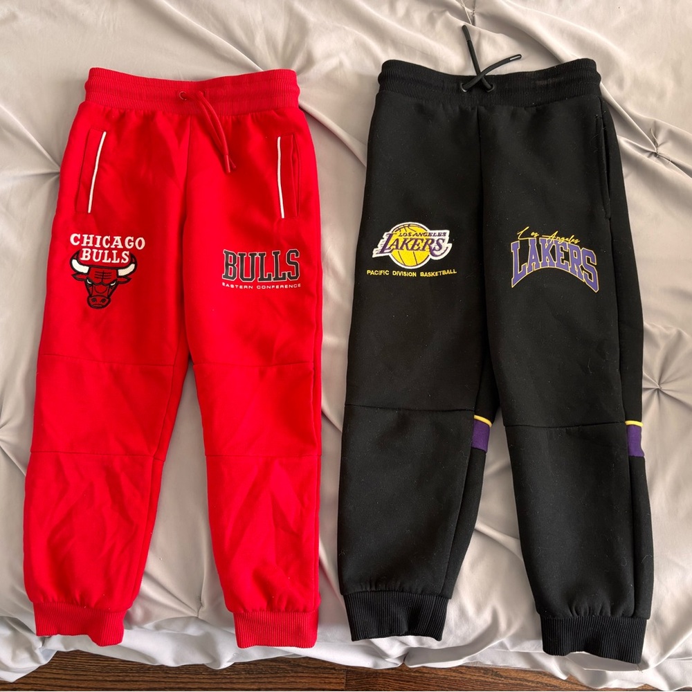 NBA Bundle of 2 Boys Chicago Bulls Red & LA Lakers Black Kids Sweatpants 4-5 Yrs